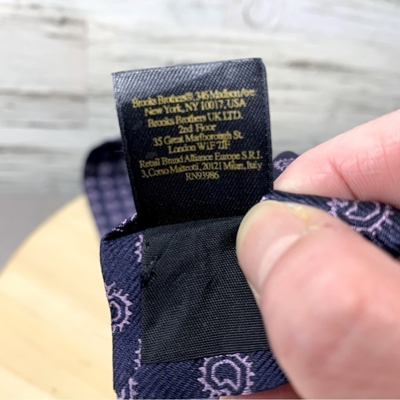brooks Brothers Classic Neck Tie Navy Blue Purple Paisley 100% Woven Silk O/S - Picture 11 of 12